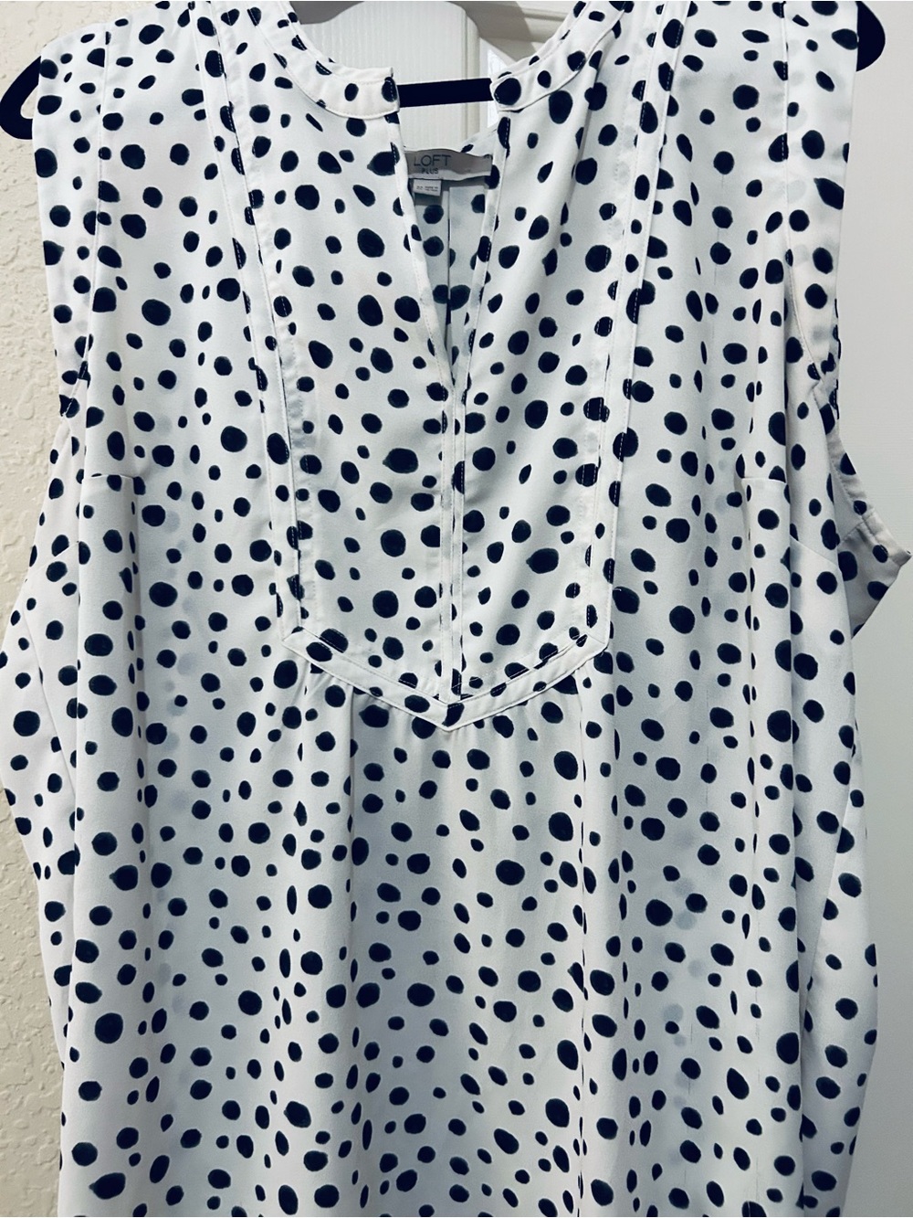 LOFT White Sleeveless Polka Dot V-Neck Camisole